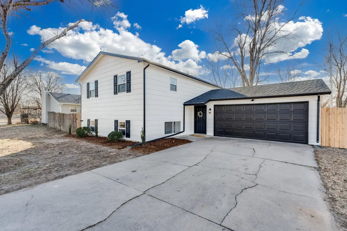 2415 E Evanston St, Park City, KS 67219 - Image #1