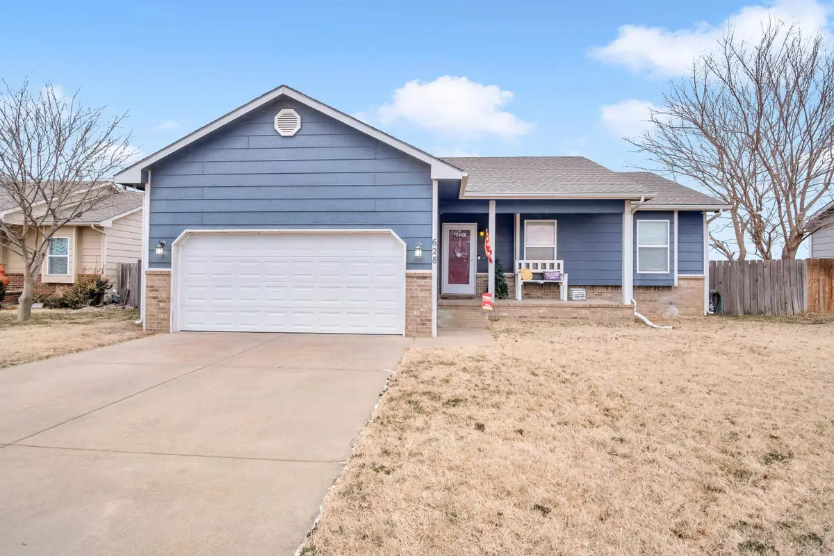628 S Longbranch Dr, Maize, KS 67101 - #1