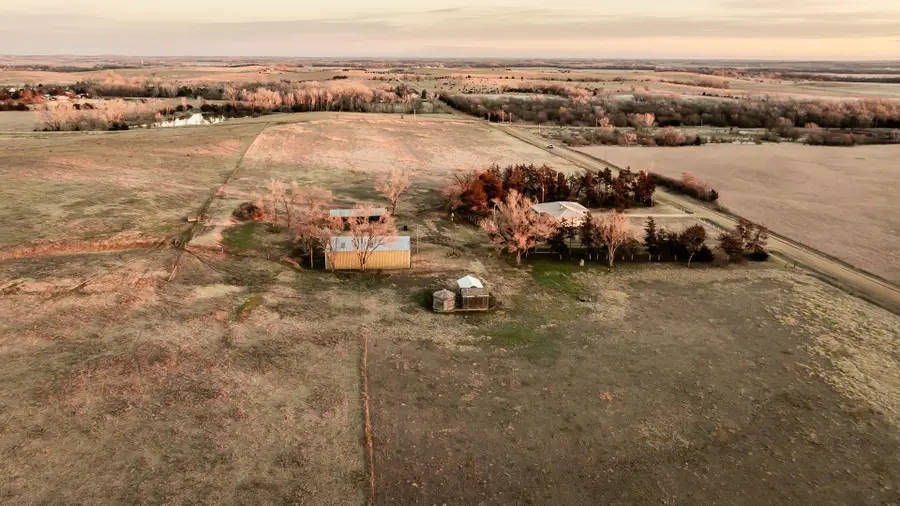 4853 N Hohneck Rd, Tescott, KS 67484 - Image #2