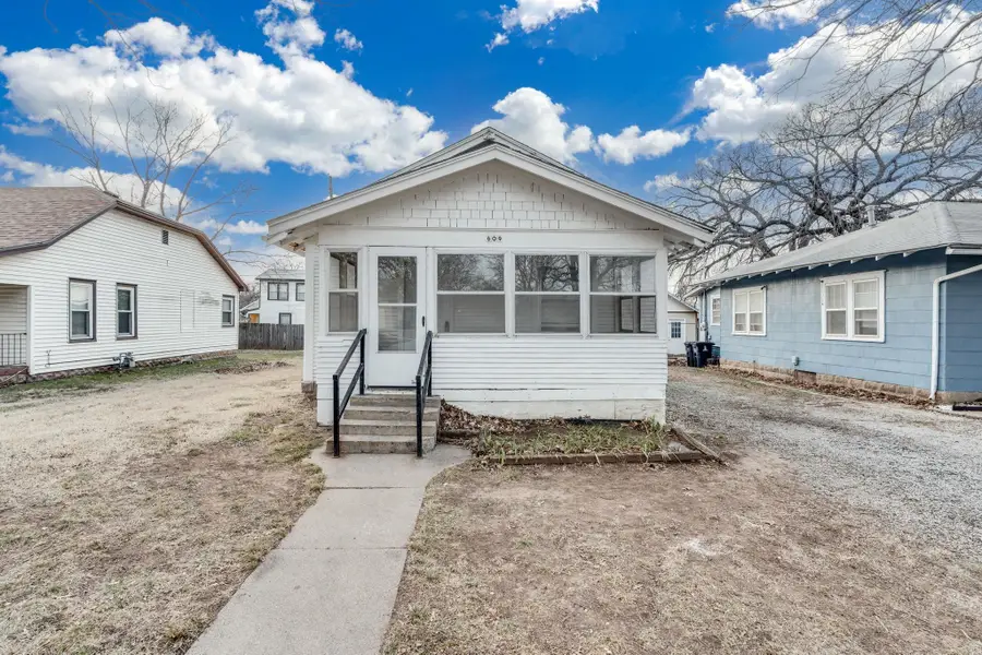 609 N Emporia St, El Dorado, KS 67042 - #2