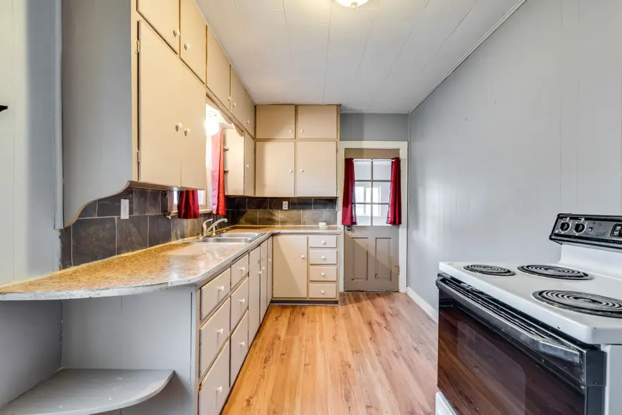 609 N Emporia St, El Dorado, KS 67042 - #3