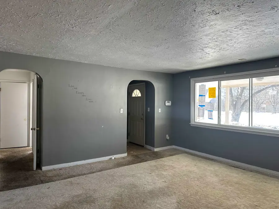 1902 S Roosevelt St, Wichita, KS 67218 - Image #2