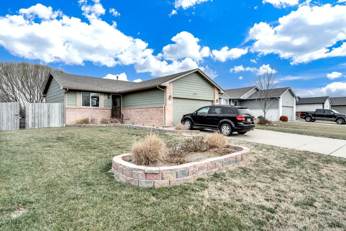1917 N Mcrae Dr, Goddard, KS 67052 - Image #1