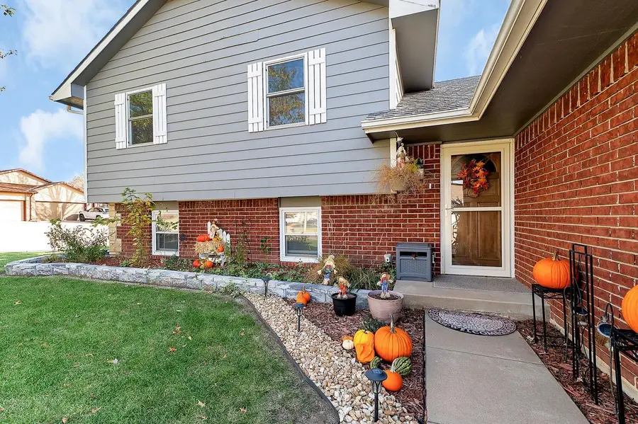 1613 E Horizon Dr, Derby, KS 67037 - #3