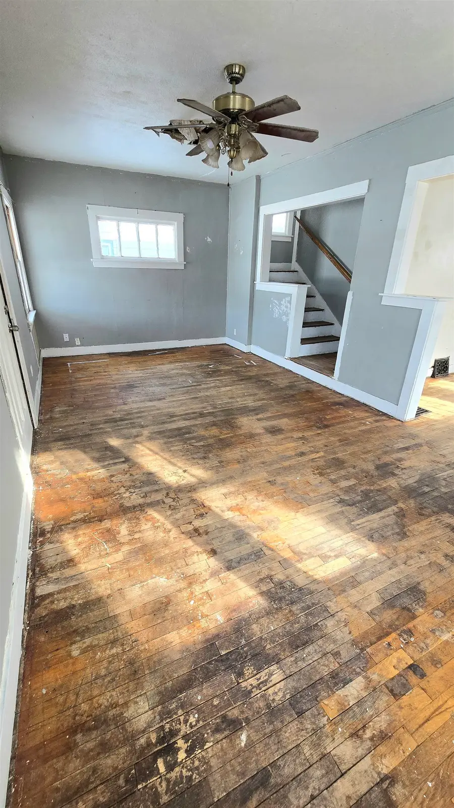 106 N West Pl, Salina, KS 67401 - Image #2