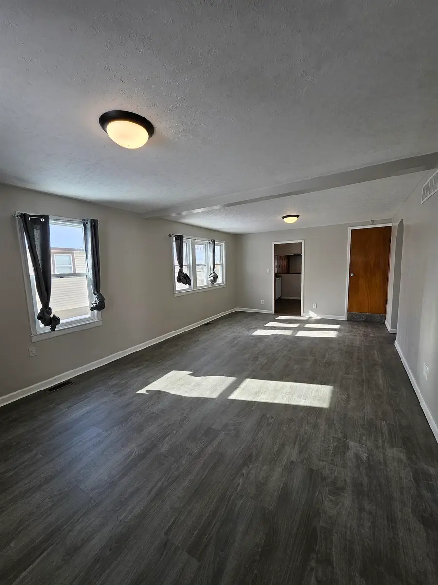 229 Des Moines Ave, Salina, KS 67401 - Image #2