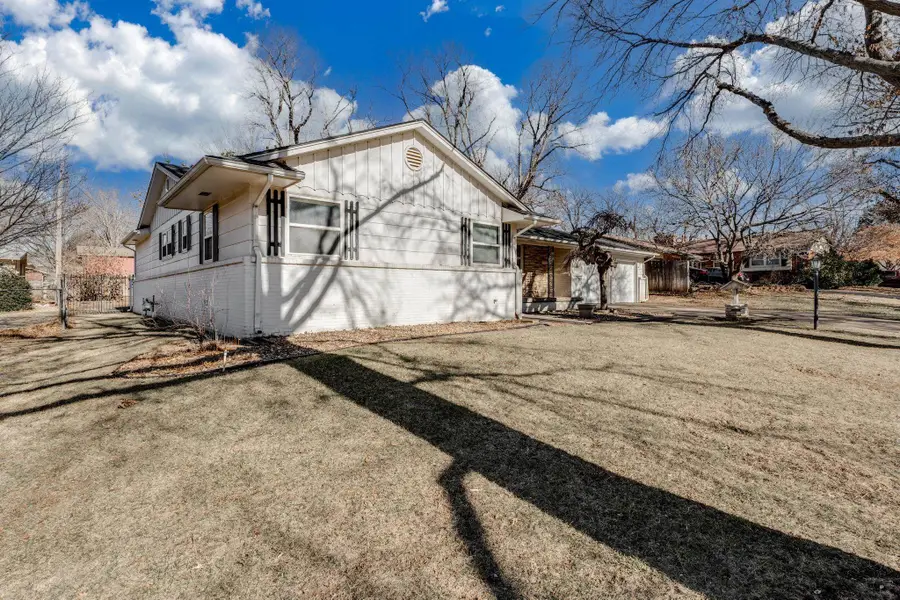 9840 W Par Ln, Wichita, KS 67212 - Image #2