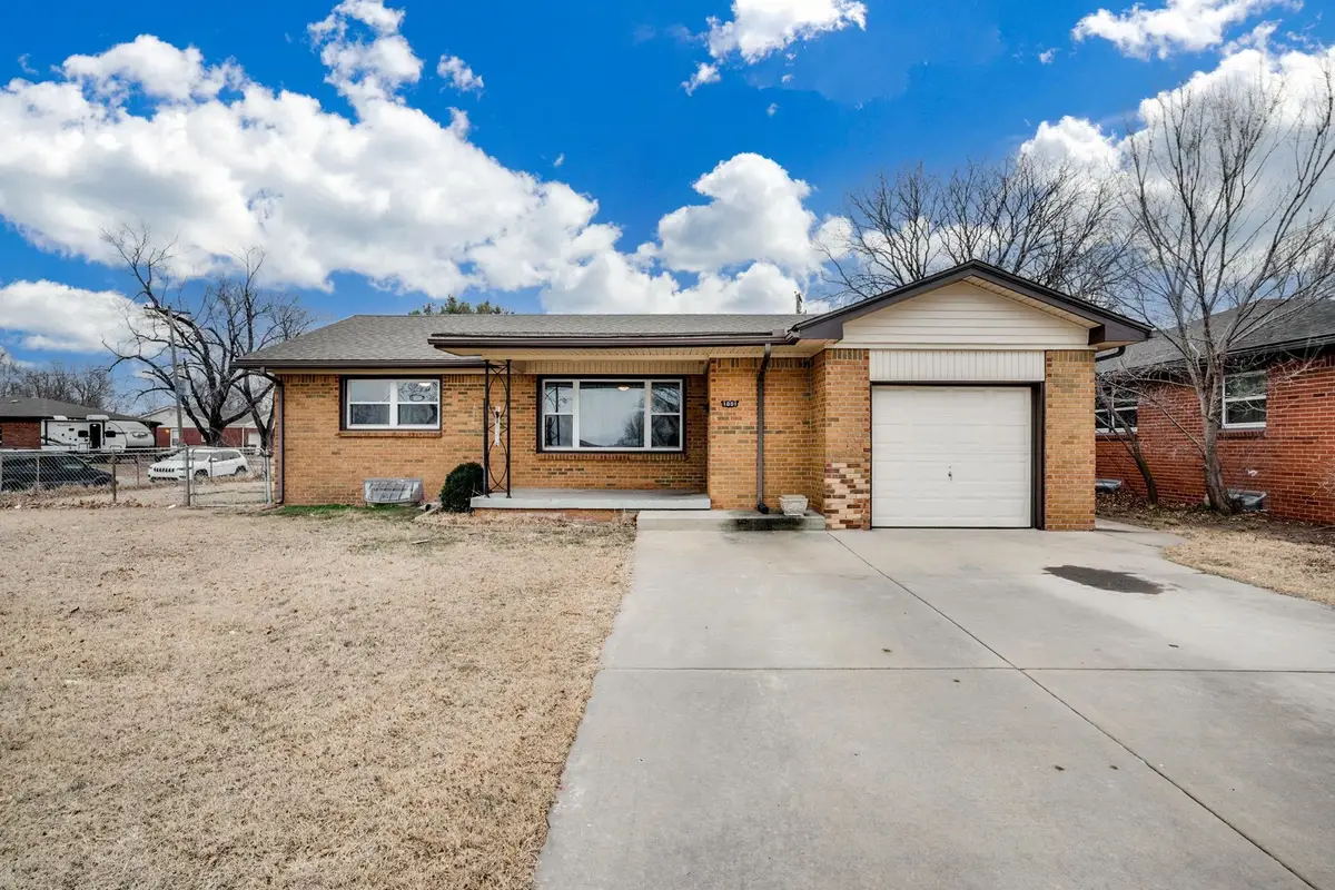 1001 W Grand Ave, Haysville, KS 67060 - #1