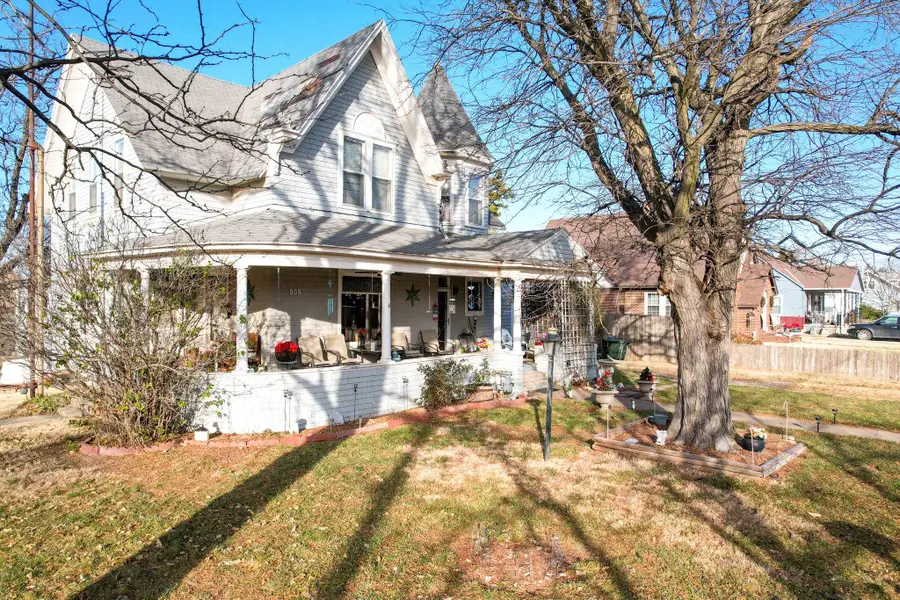 905 Pine St, La Crosse, KS 67548 - #2