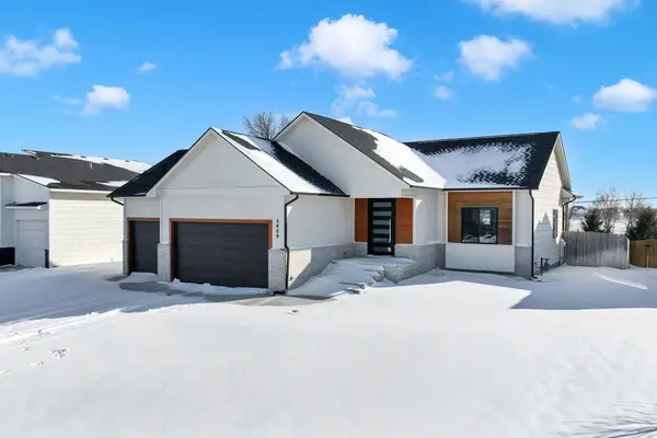 5409 N St Paul Ct, Wichita, KS 67204