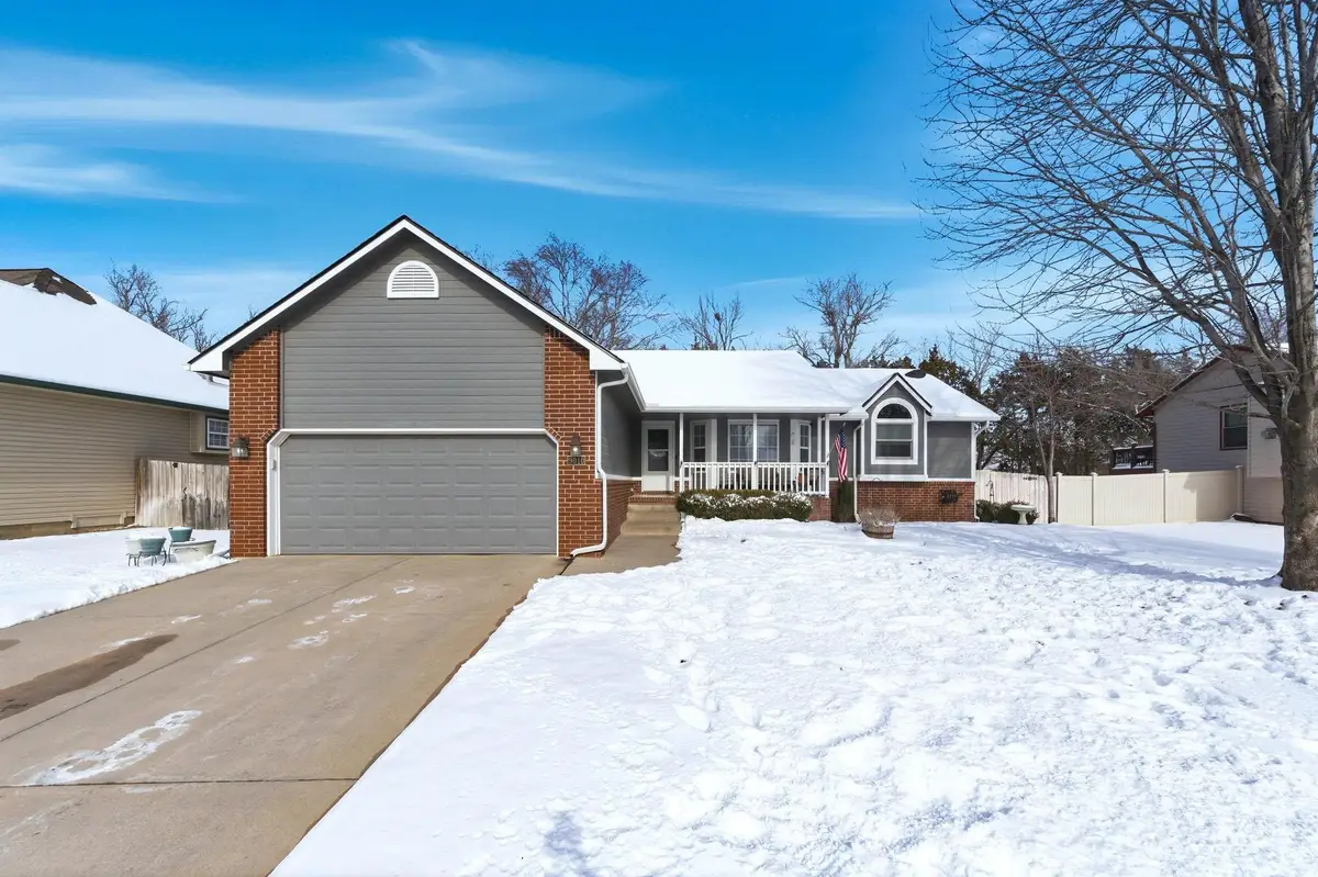 9010 W Meadow Knoll St, Wichita, KS 67205 - Image #1