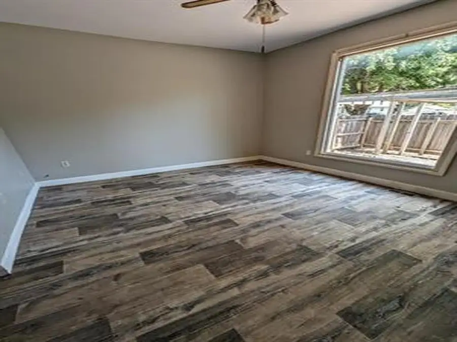 1103 N Jackson Ave, Wichita, KS 67203 - #2