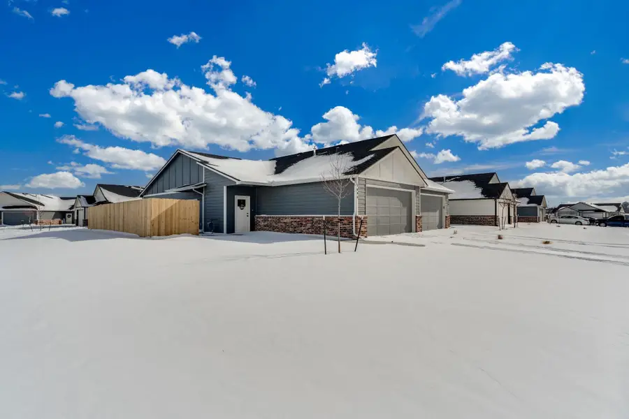 5698 Bristol St, Bel Aire, KS 67220 - Image #2