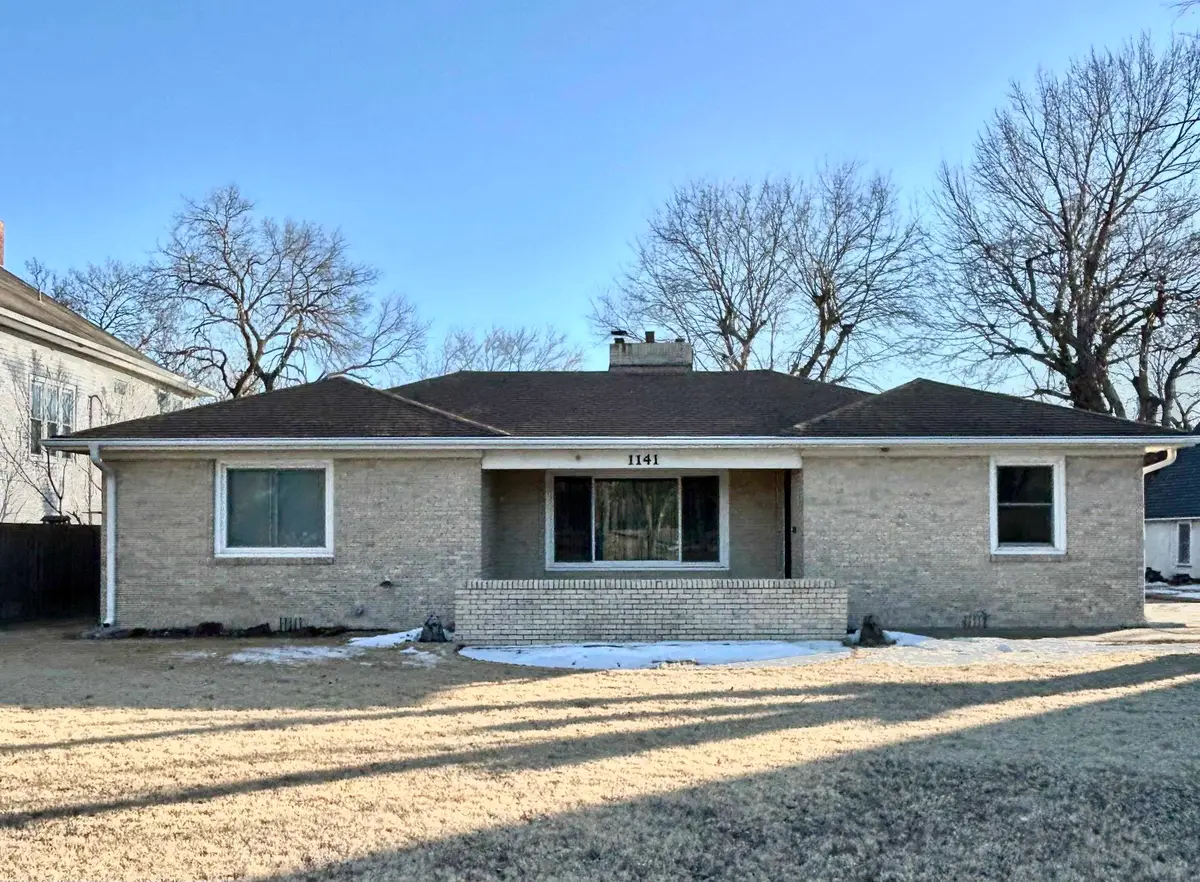 1141 W River Blvd, Wichita, KS 67203 - #1