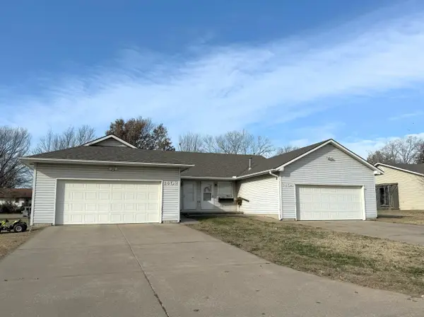 1402 N Stewart St, Wellington, KS 67152