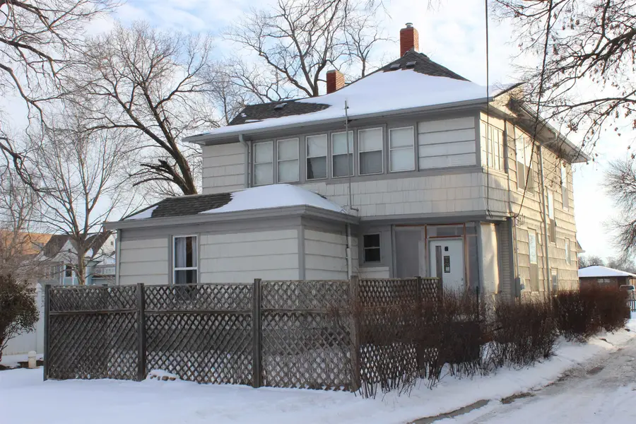 620 Highland Ave, Salina, KS 67401 - #2