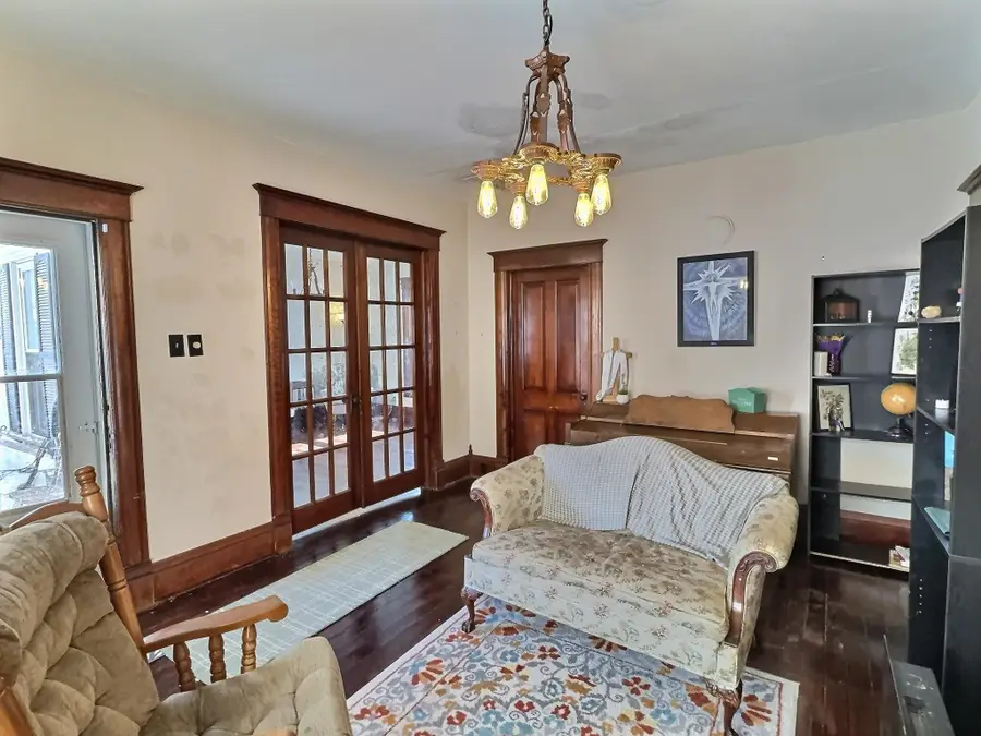 211 Allison St, Newton, KS 67114 - #3