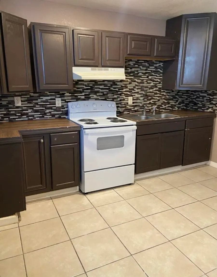 3933 E Ross Pkwy, Wichita, KS 67210 - Image #3