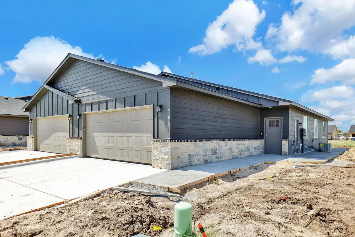 2401 S Wheatland Ct, Wichita, KS 67235 - #1