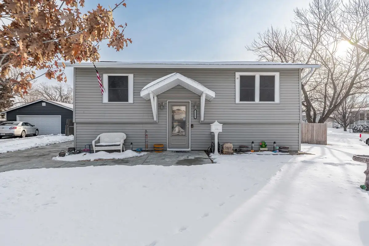 3326 S Elizabeth Ave, Wichita, KS 67217 - #1