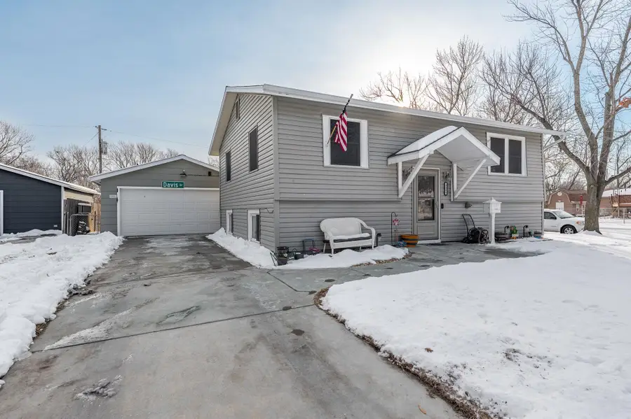 3326 S Elizabeth Ave, Wichita, KS 67217 - #3