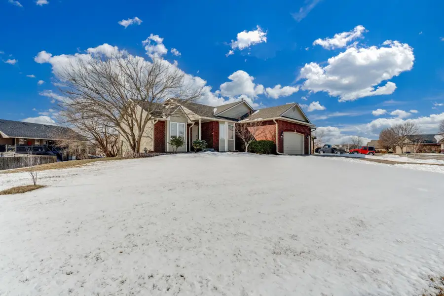 3901 N Lake Ridge St, Wichita, KS 67205 - #2