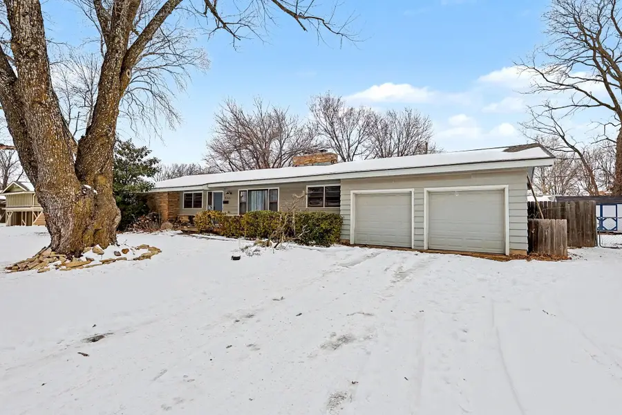 526 E Park Lane St, Derby, KS 67037 - #2