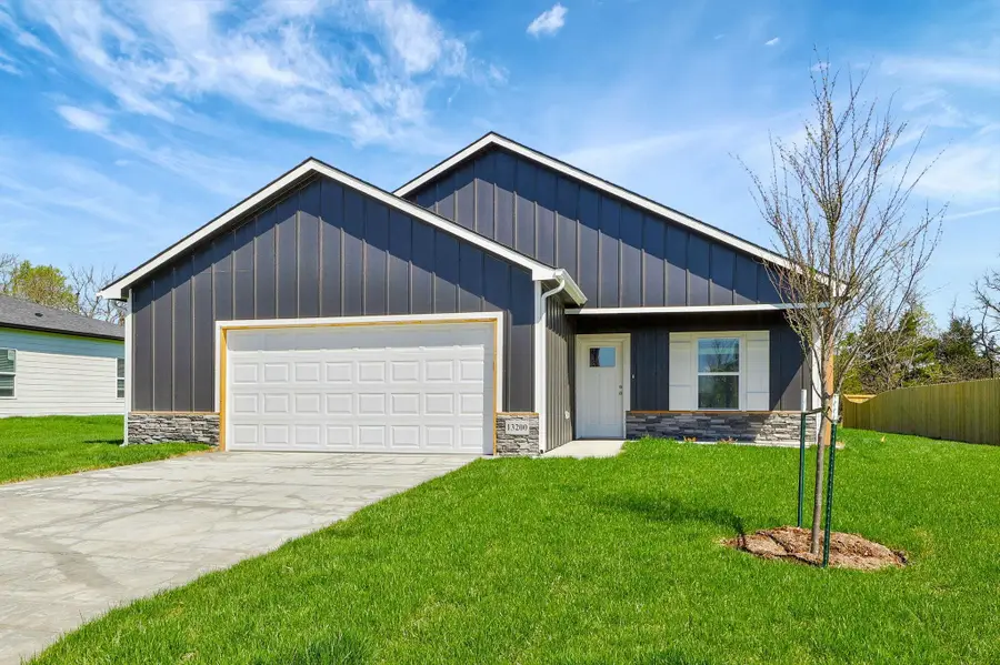 9510 E Hurst St, Wichita, KS 67210 - #2