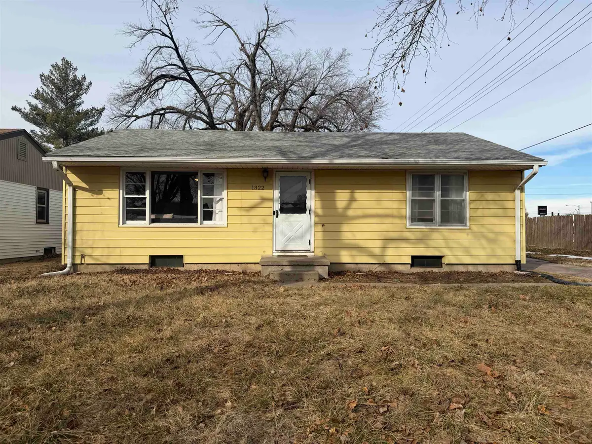 1322 E 10th Ave, Hutchinson, KS 67501 - Image #1