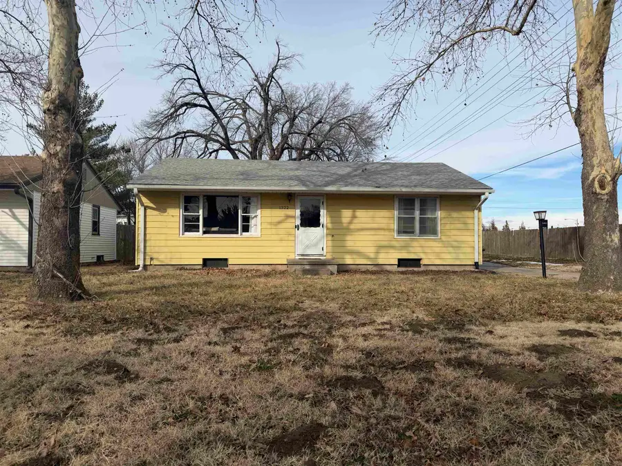 1322 E 10th Ave, Hutchinson, KS 67501 - Image #2