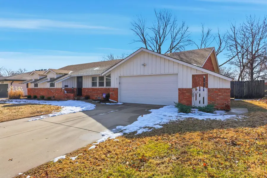 6511 E Murdock St, Wichita, KS 67206 - #2