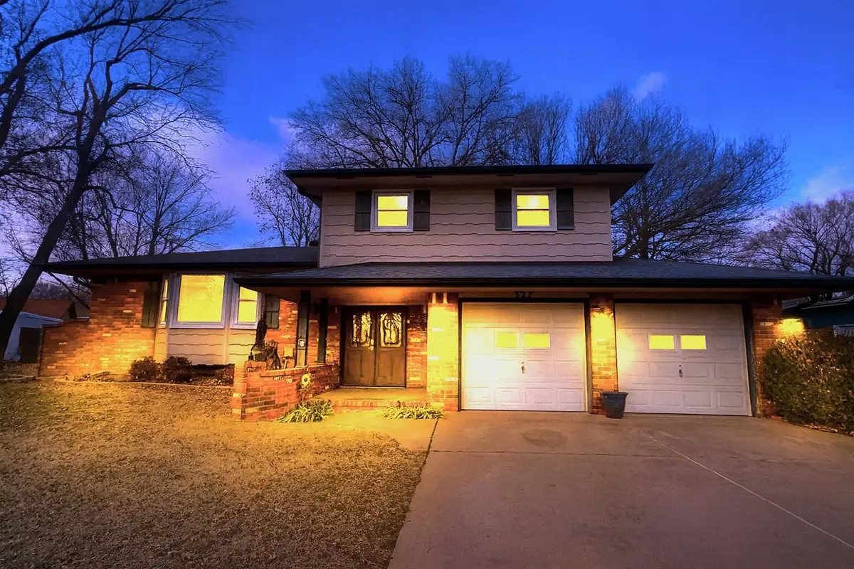 327 N Willow Dr, Derby, KS 67037 - #1