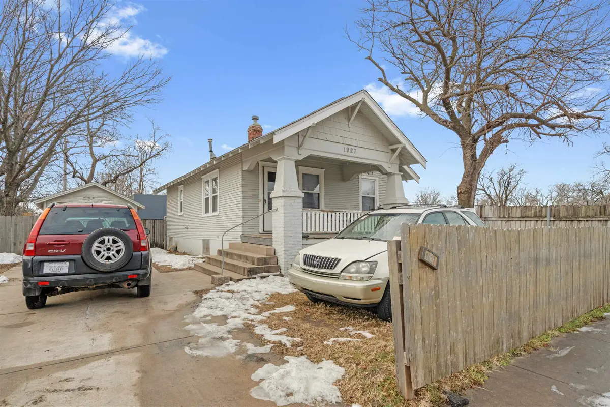 1927 W Mccormick Ave, Wichita, KS 67213 - #1