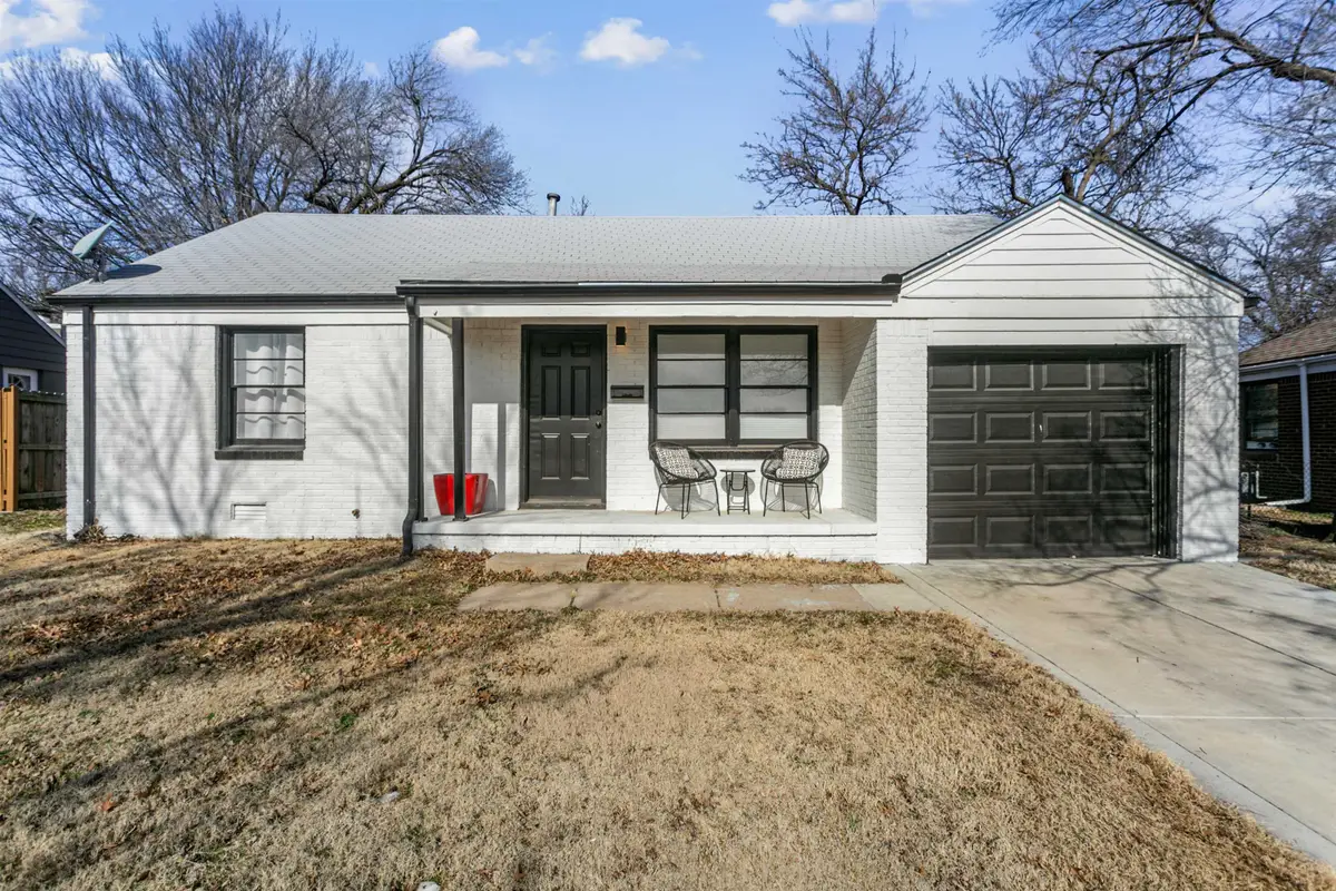 625 S Apache Dr, Wichita, KS 67207 - #1