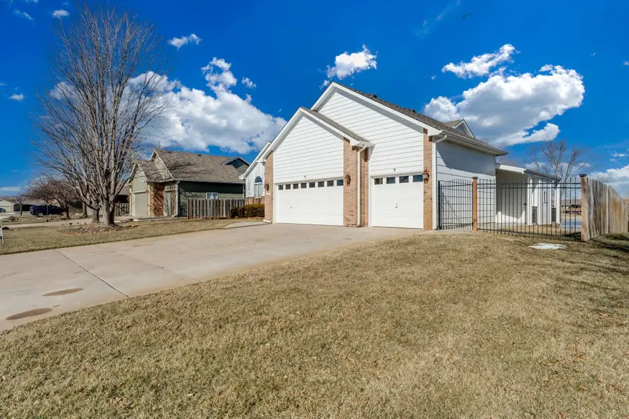 2516 E Saint Andrew Ct, Goddard, KS 67052-8539 - #2