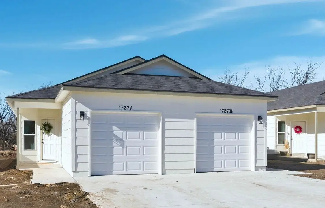 1725 N Main St, Rose Hill, KS 67133 - #1