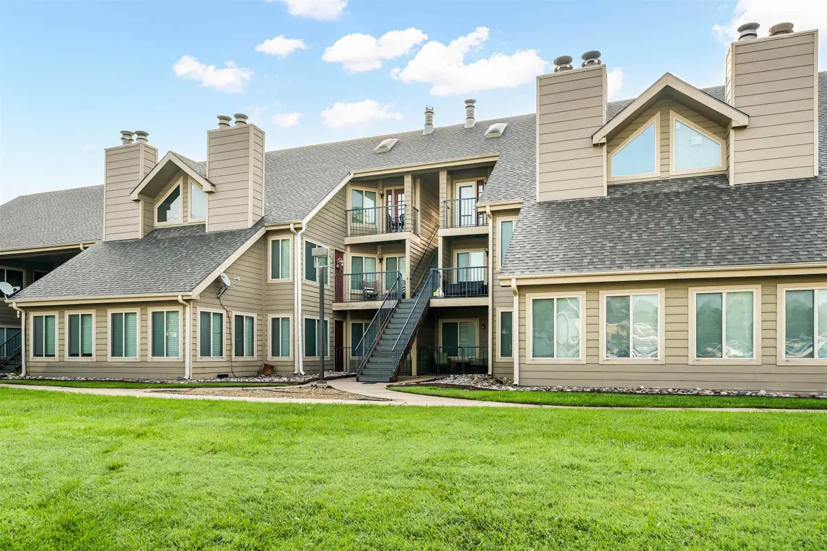 10011 E Boston St Apt 106, Wichita, KS 67207 - #1