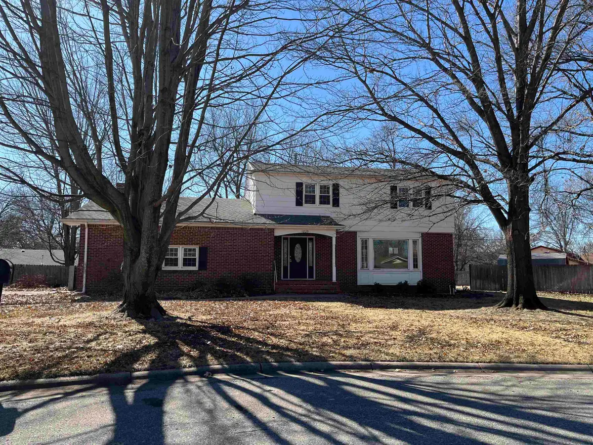 1825 Circle Dr, El Dorado, KS 67042 - #1