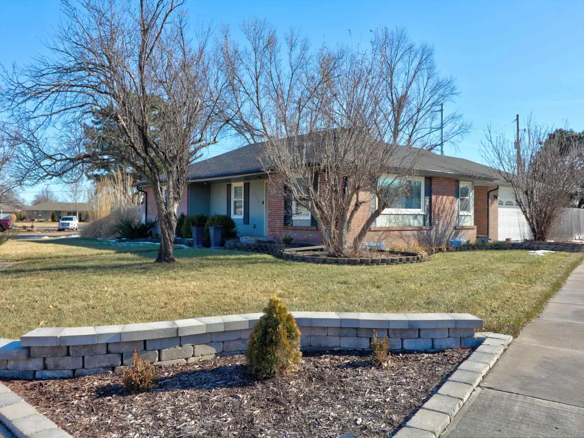 2306 Montclair Dr, Salina, KS 67401 - #1