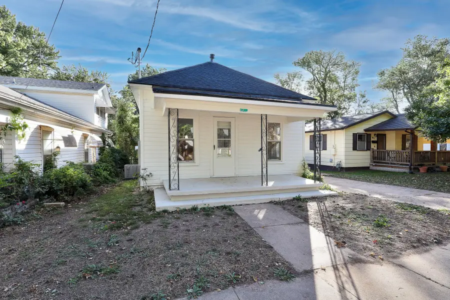 809 S C St, Wellington, KS 67152 - #3