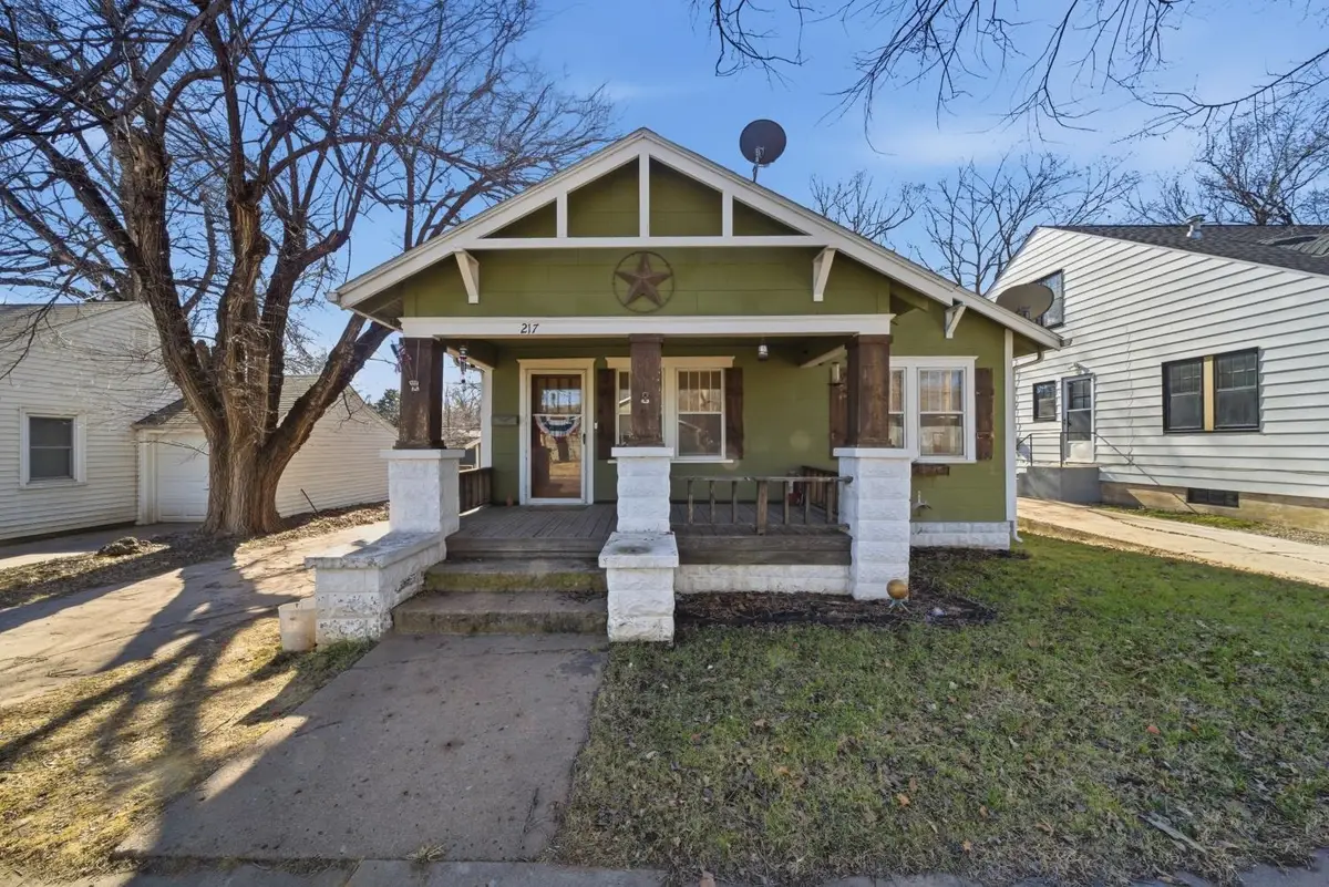 217 E High St, Augusta, KS 67010 - #1