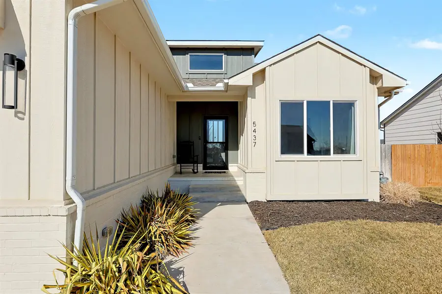 5437 N Saint Paul Ct, Wichita, KS 67204 - #2