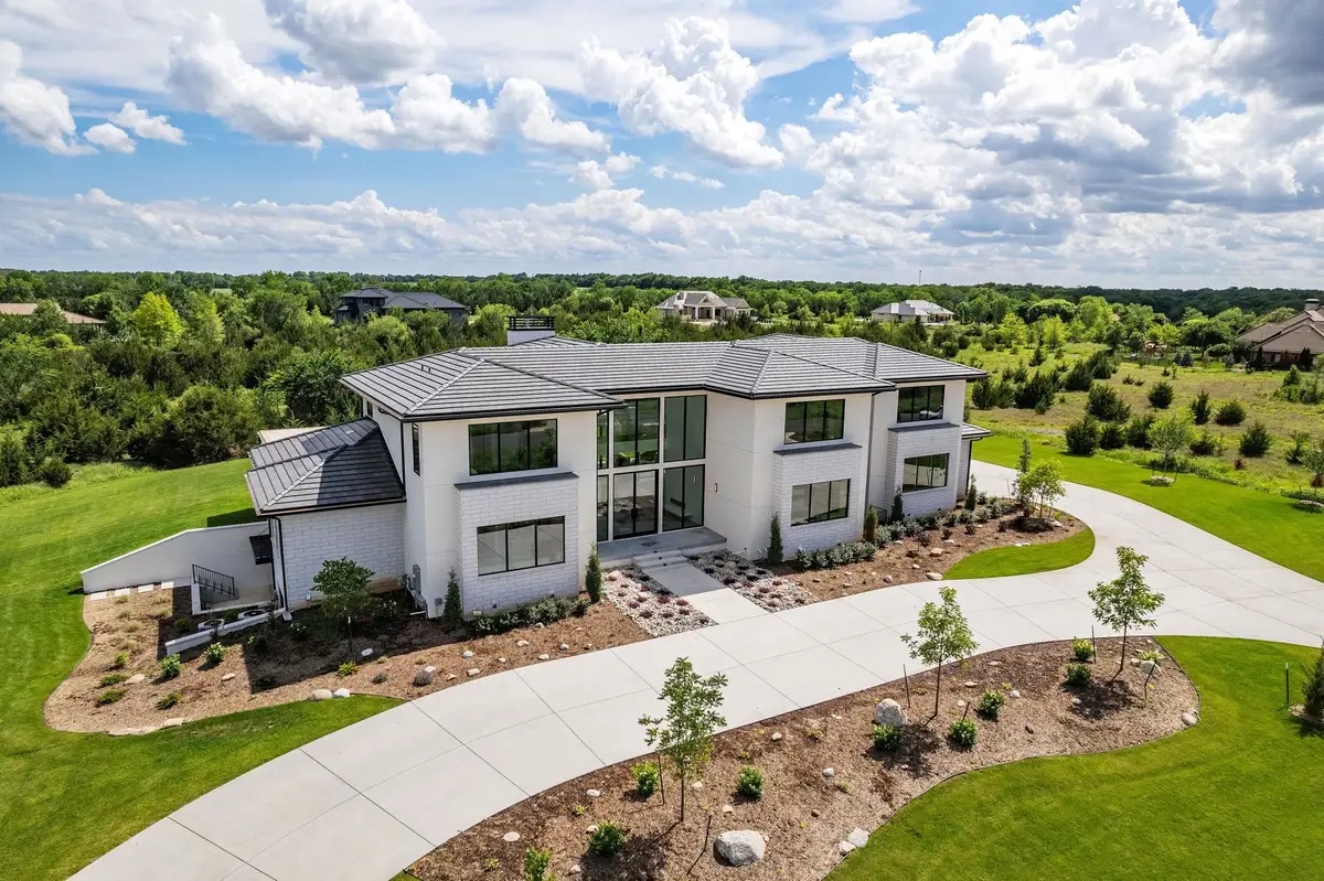 1307 E Bluestem Ct, Andover, KS 67002 - #1