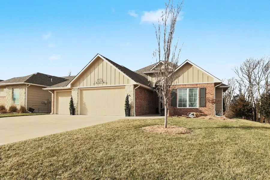 6237 E Central Park Ct, Bel Aire, KS 67220 - #2