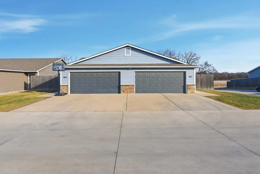 1801-1803 E 69th Ct N, Park City, KS 67219 - #2