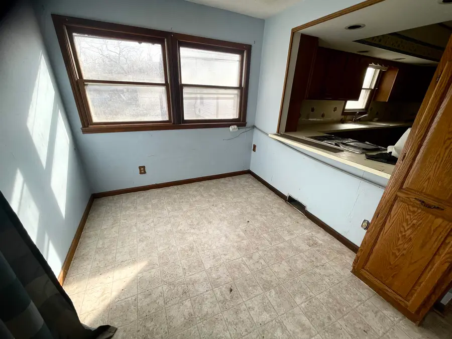 702 E 12th Ave, Winfield, KS 67156 - #3