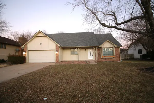 2440 N Bromfield Cir, Wichita, KS 67226