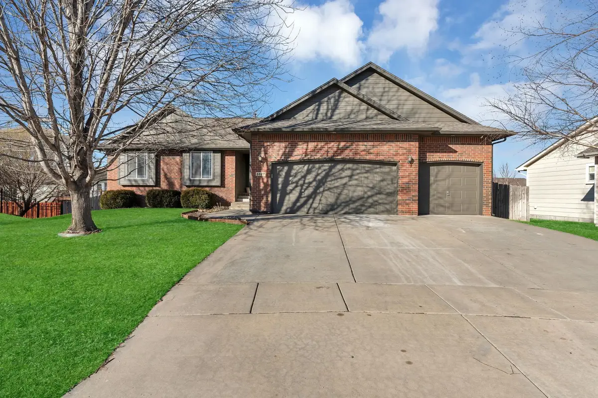 3327 N Lake Ridge Ct, Wichita, KS 67205 - #1