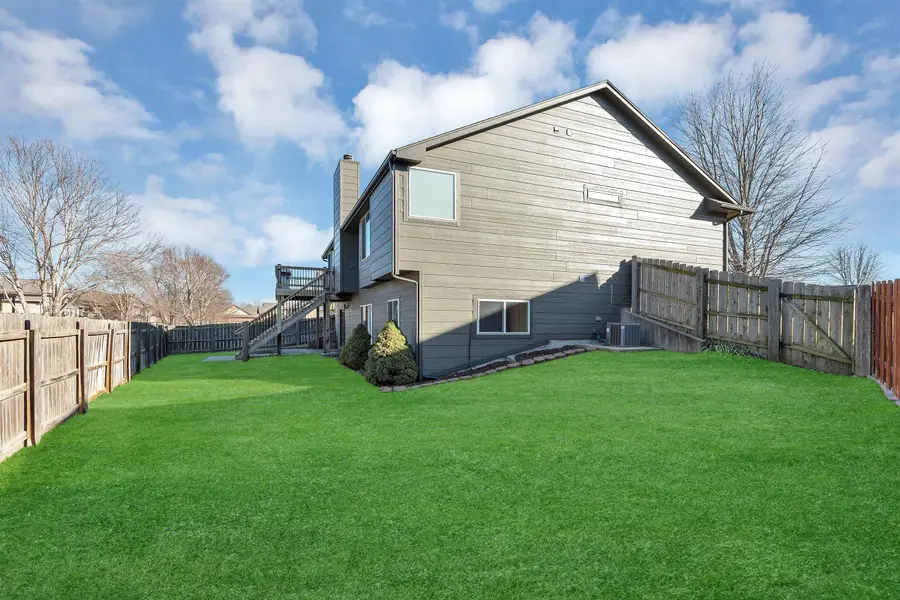 3327 N Lake Ridge Ct, Wichita, KS 67205 - #3