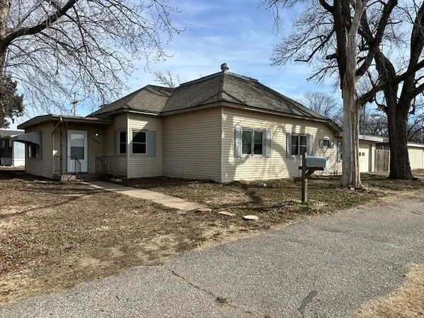 206 S Peabody St, Nickerson, KS 67561